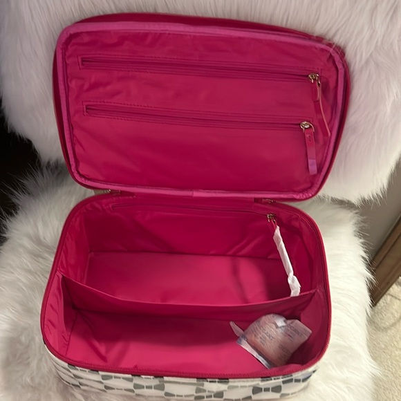 KATE SPADE TOILETRY/COSMETIC TRAVELER BAG (TUXEDO HEDDY PRINT) - Picture 10 of 15